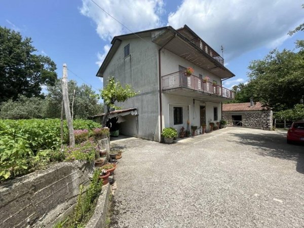 casa indipendente in vendita a Montemarano