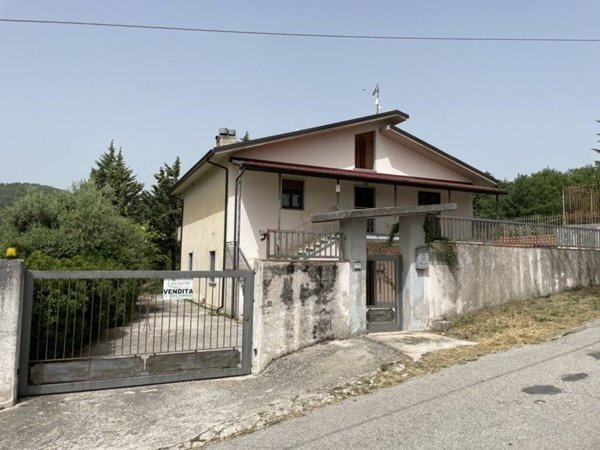 casa indipendente in vendita a Montemarano