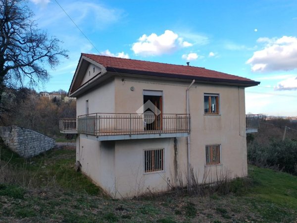 casa indipendente in vendita a Montemarano