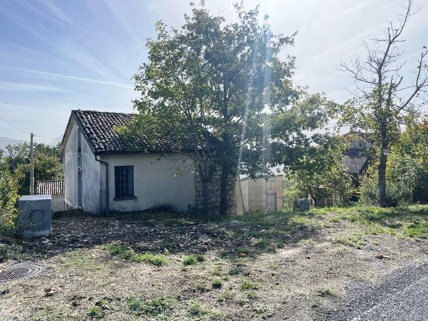 casa indipendente in vendita a Montemarano