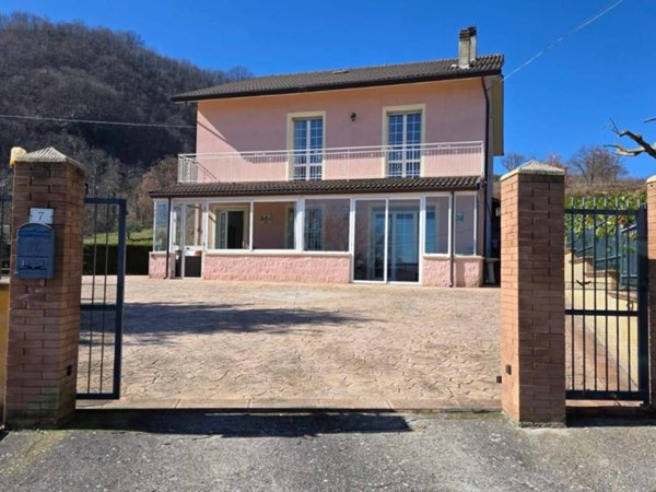 casa indipendente in vendita a Montemarano