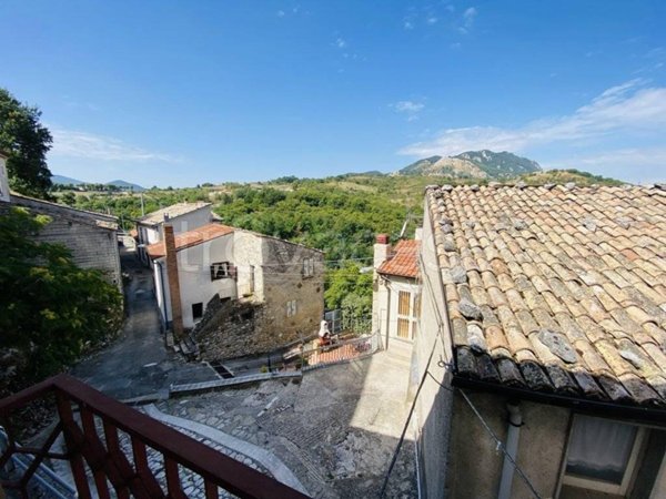 casa indipendente in vendita a Montemarano