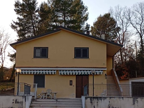 casa indipendente in vendita a Montemarano