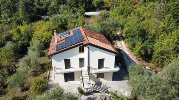 casa indipendente in vendita a Montemarano