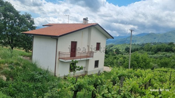 casa indipendente in vendita a Montemarano