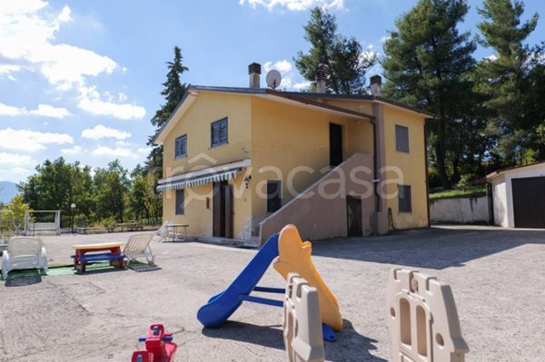 casa indipendente in vendita a Montemarano