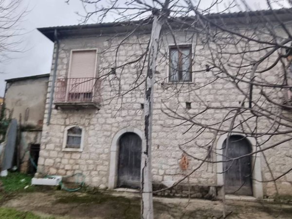 casa indipendente in vendita a Montemarano