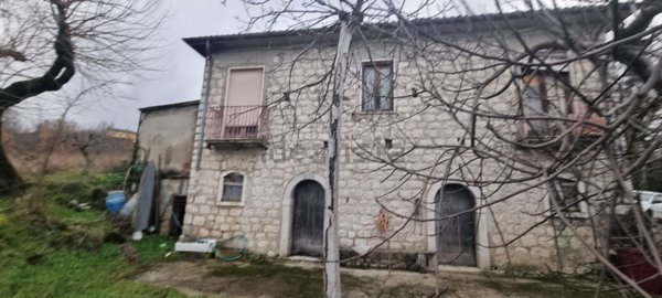 casa indipendente in vendita a Montemarano