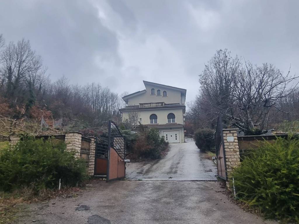 casa indipendente in vendita a Montemarano