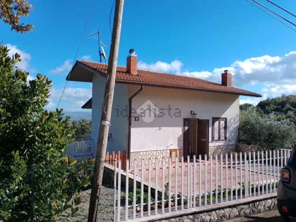 casa indipendente in vendita a Montemarano