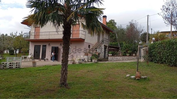 casa indipendente in vendita a Montemarano