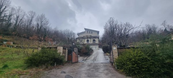 casa indipendente in vendita a Montemarano