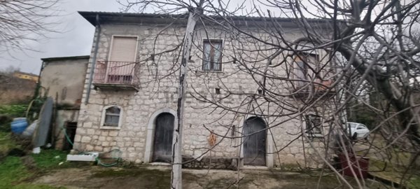 casa indipendente in vendita a Montemarano