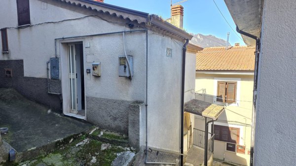 casa indipendente in vendita a Montemarano