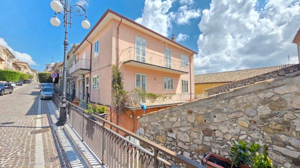 casa semindipendente in vendita a Montemarano
