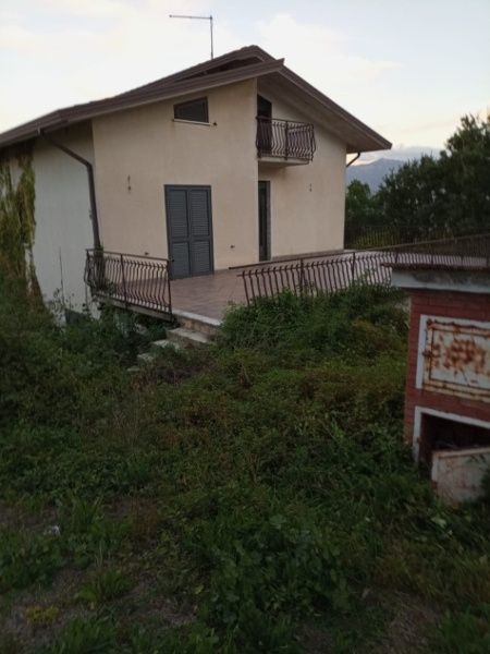 casa indipendente in vendita a Montemarano