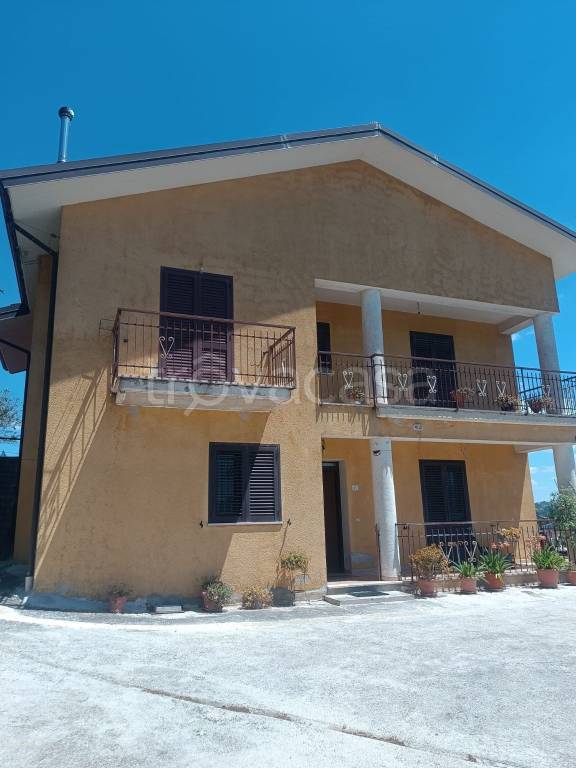 casa indipendente in vendita a Montemarano