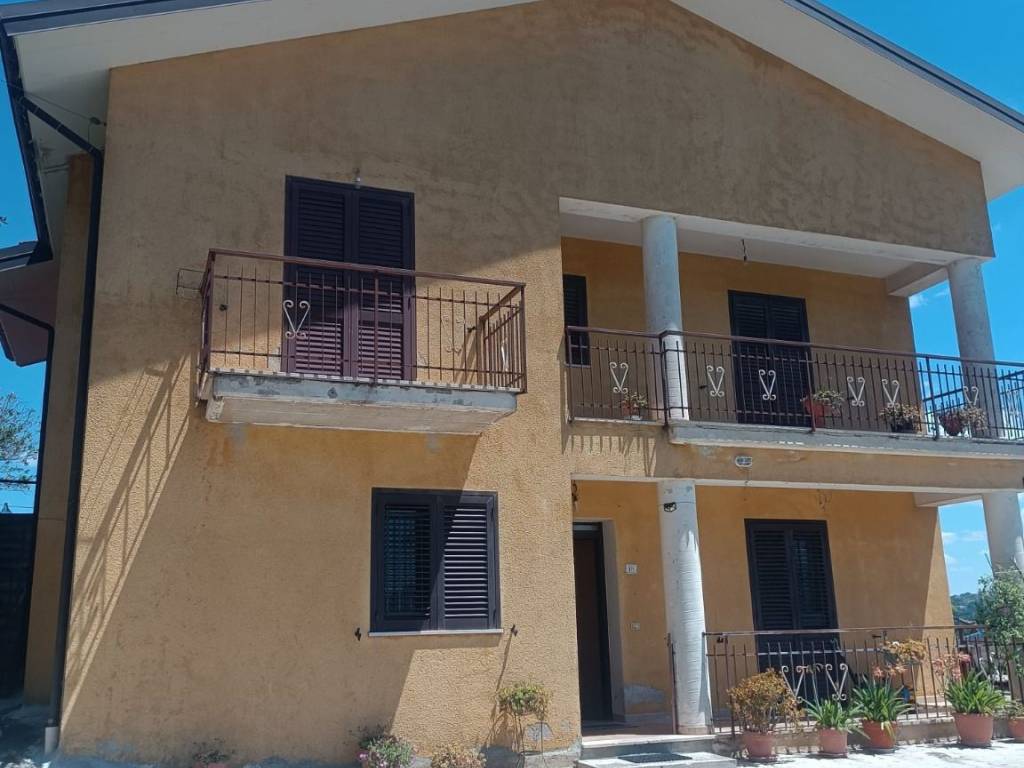 casa indipendente in vendita a Montemarano