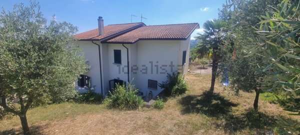 casa indipendente in vendita a Montemarano