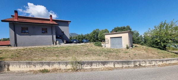 casa indipendente in vendita a Montemarano