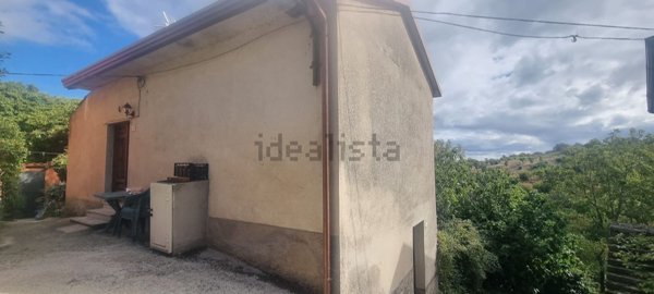 casa indipendente in vendita a Montemarano