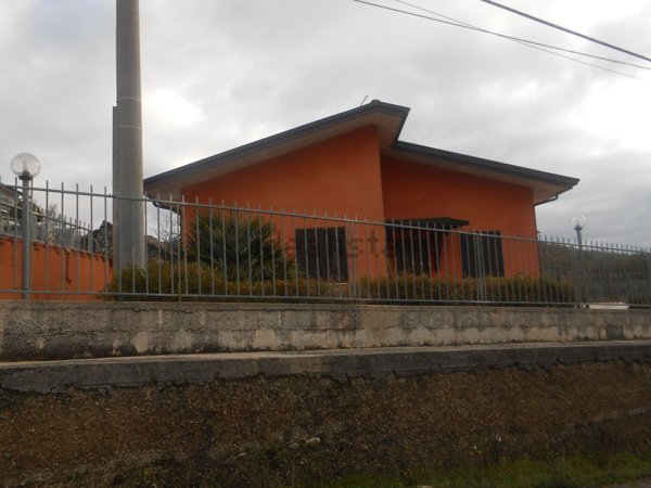 casa indipendente in vendita a Montemiletto