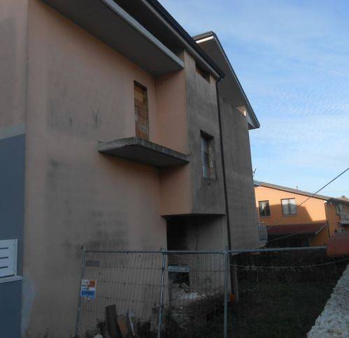 casa indipendente in vendita a Montemiletto