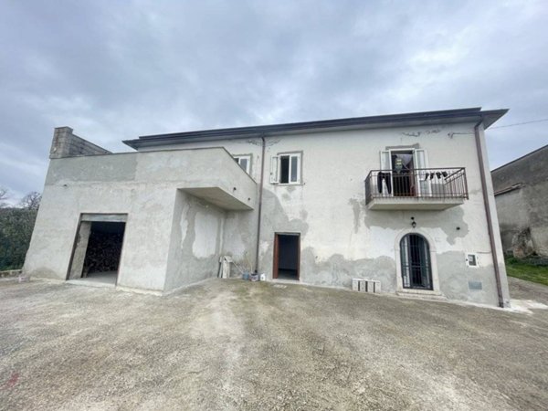 casa indipendente in vendita a Montemiletto in zona Lomba