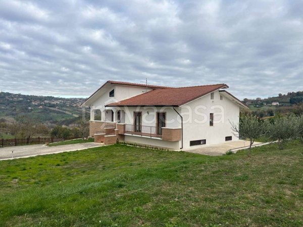 casa indipendente in vendita a Montemiletto