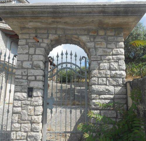 casa indipendente in vendita a Montemiletto
