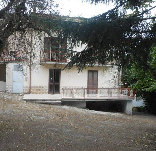 casa indipendente in vendita a Montemiletto in zona Festola