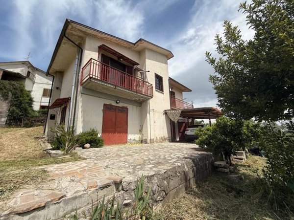 casa indipendente in vendita a Montemiletto in zona Festola