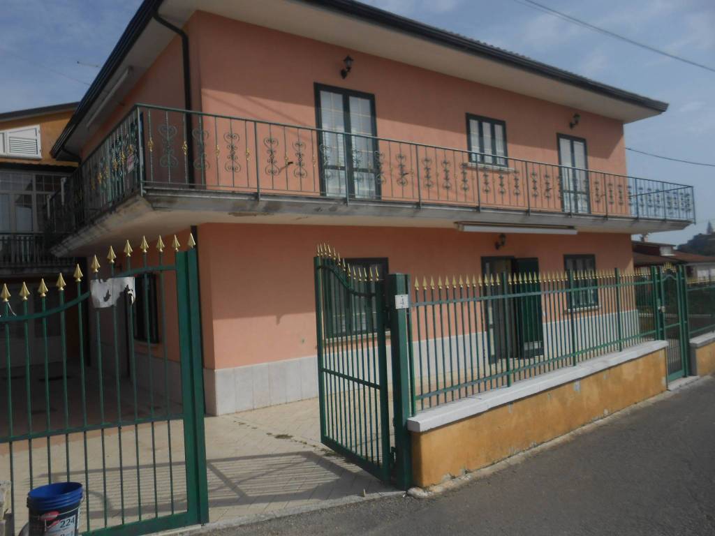 casa indipendente in vendita a Montemiletto