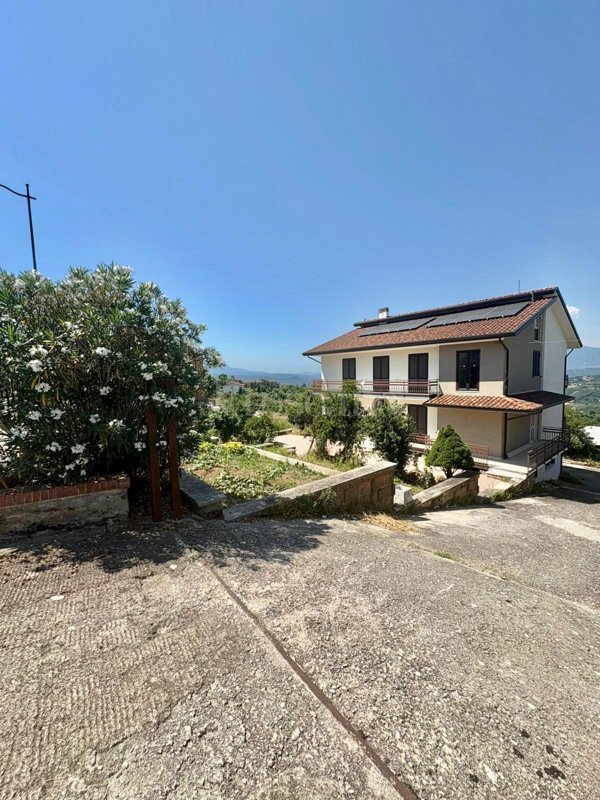 casa indipendente in vendita a Montemiletto