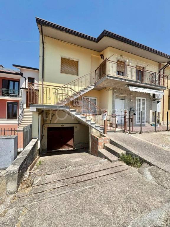 casa indipendente in vendita a Montemiletto