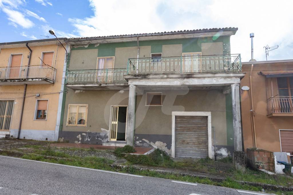 casa indipendente in vendita a Montemiletto