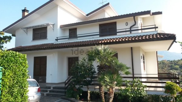 casa indipendente in vendita a Montemiletto