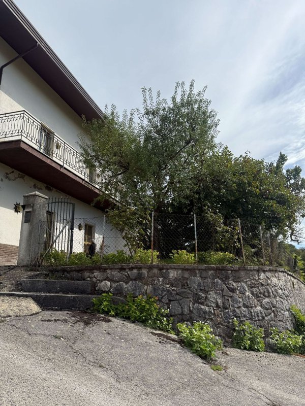 casa indipendente in vendita a Montemiletto