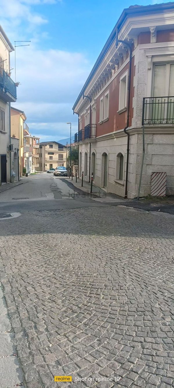 locale commerciale in vendita a Montemiletto