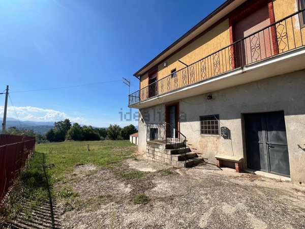casa indipendente in vendita a Montemiletto