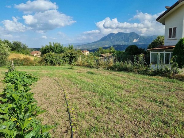 terreno edificabile in vendita a Montemiletto