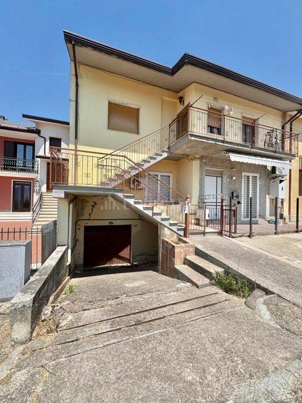 casa indipendente in vendita a Montemiletto