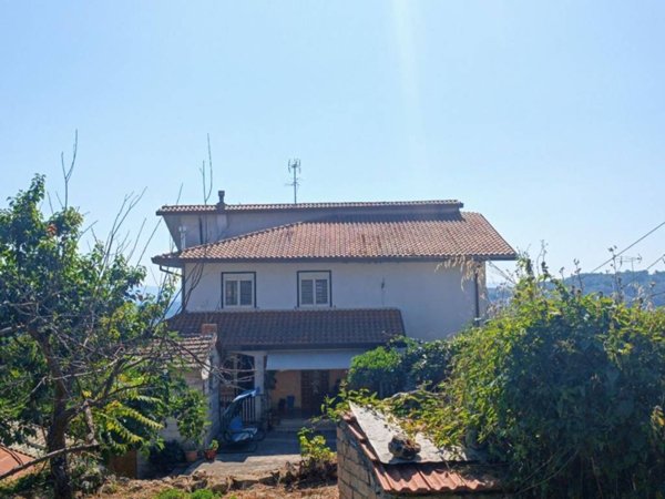 casa indipendente in vendita a Montemiletto