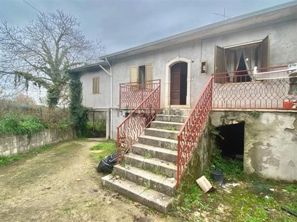 casa semindipendente in vendita a Montemiletto