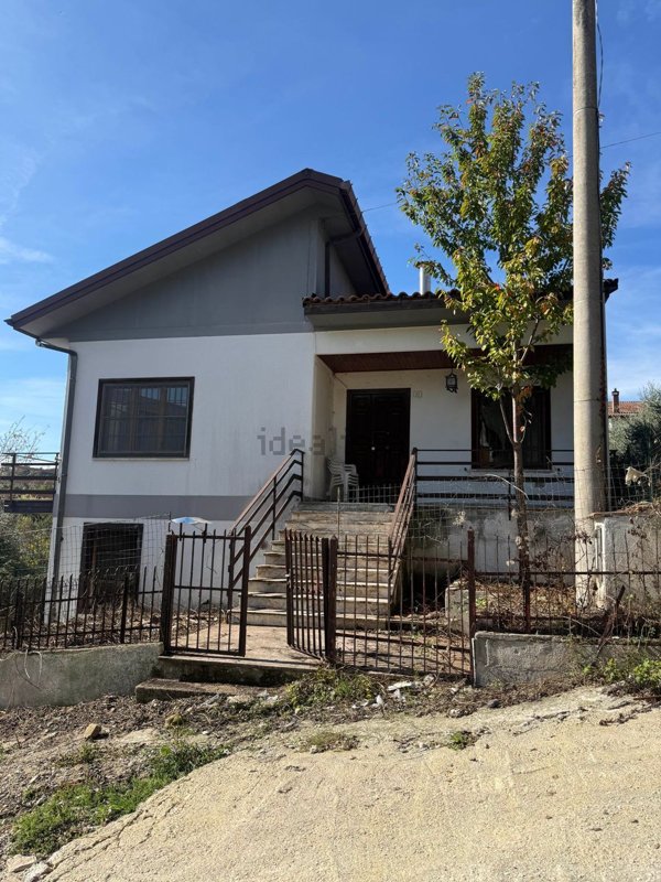 casa indipendente in vendita a Montemiletto