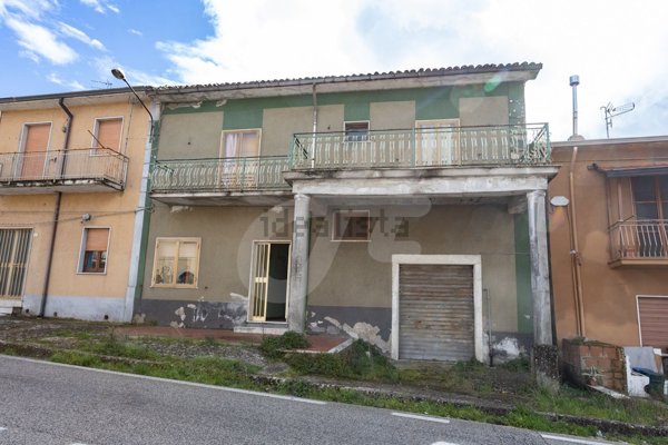 casa indipendente in vendita a Montemiletto