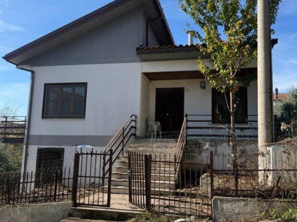 casa indipendente in vendita a Montemiletto