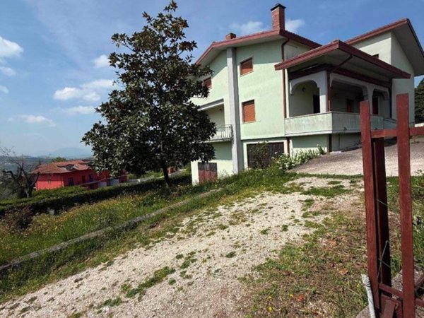 casa indipendente in vendita a Montemiletto