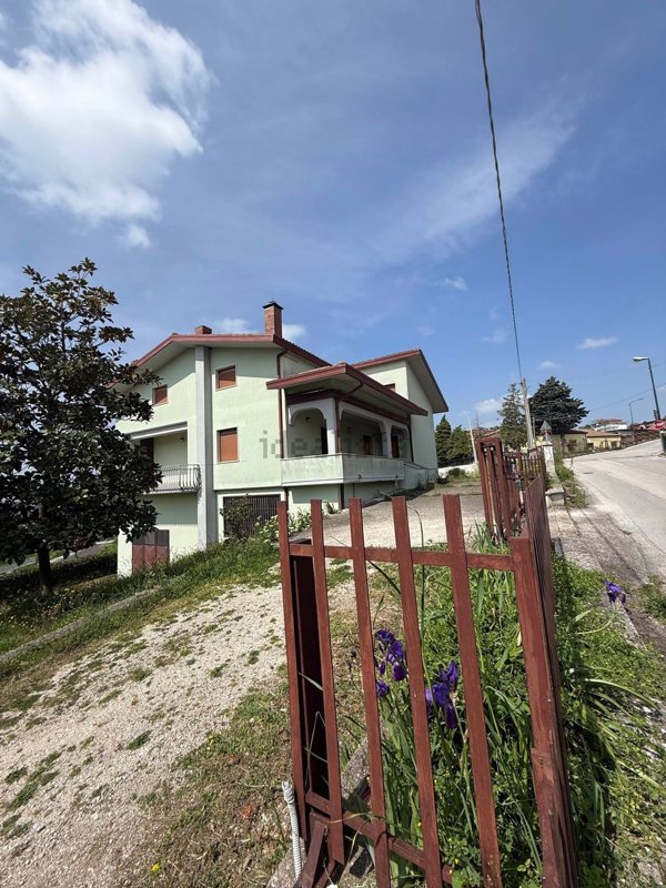 casa indipendente in vendita a Montemiletto