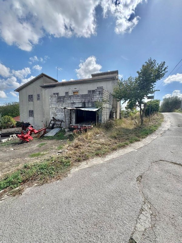 casa semindipendente in vendita a Montemiletto